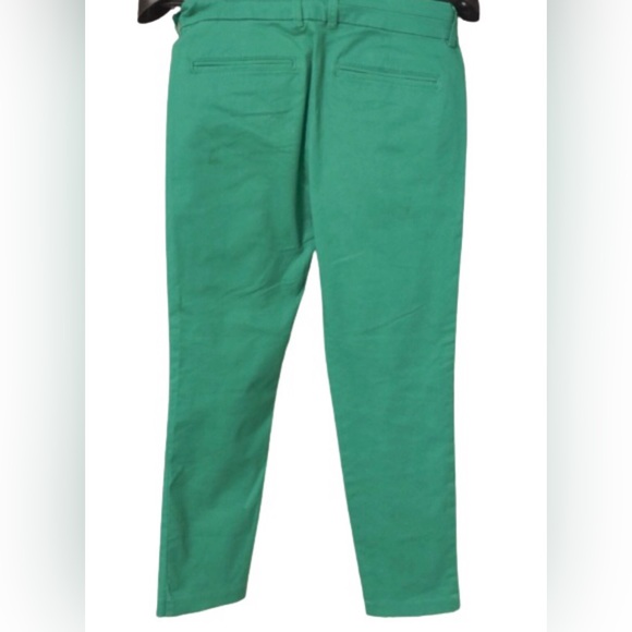 Absolutely New! These stunning women’s pants are from the reputed brand GAP! - Picture 3 of 4